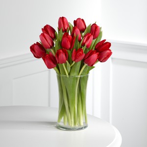 Potnij tulipany w wodzie