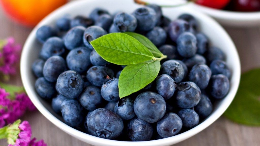 Blueberries in a white bowl