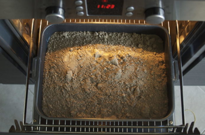 Oven-calcined sand